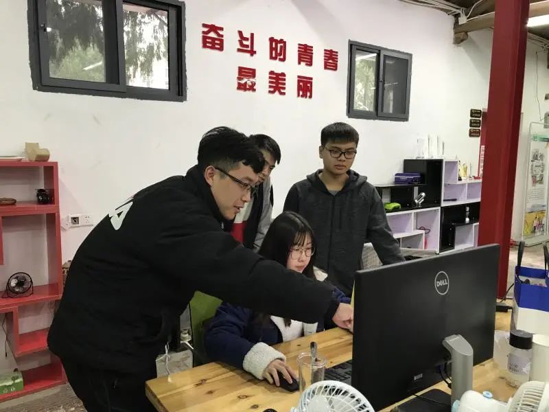 【喜迎党代会】党员模范先锋|张欣宇(教师:与时俱进,创新教育教学