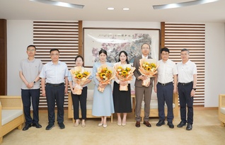 校领导慰问青年教师教学竞赛获奖...